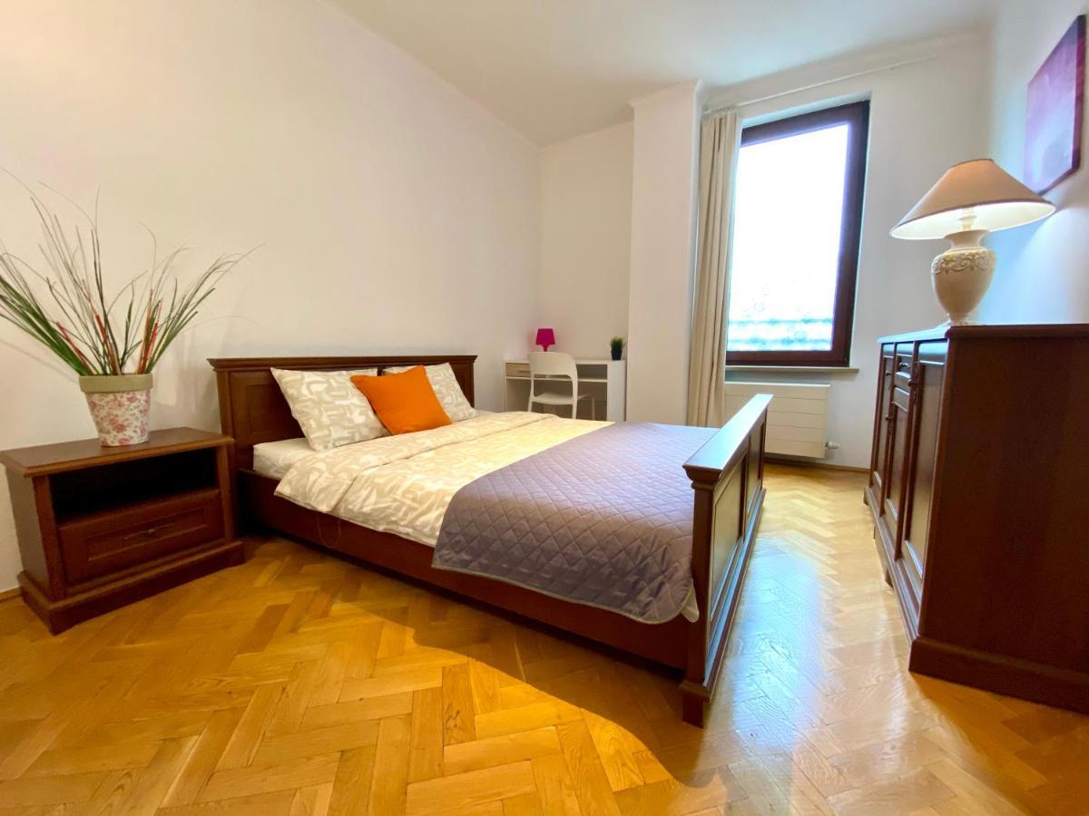 Center Warsaw - Apartmenty Jana Pawla II Apartment